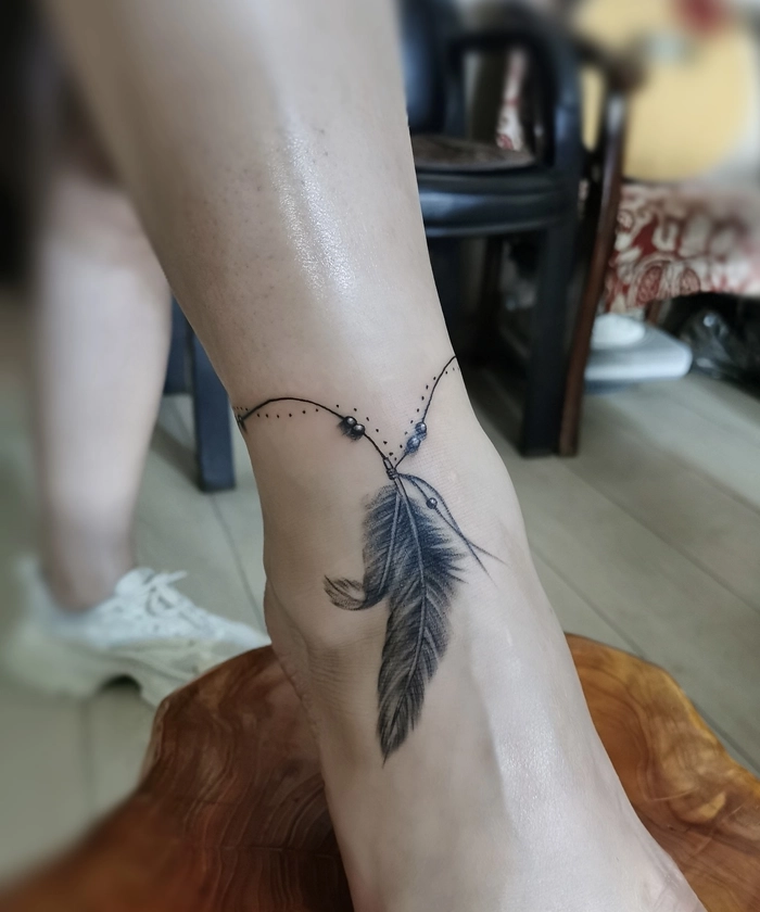 Ảnh mẫu xăm vòng chân nữ nét rõ ràng