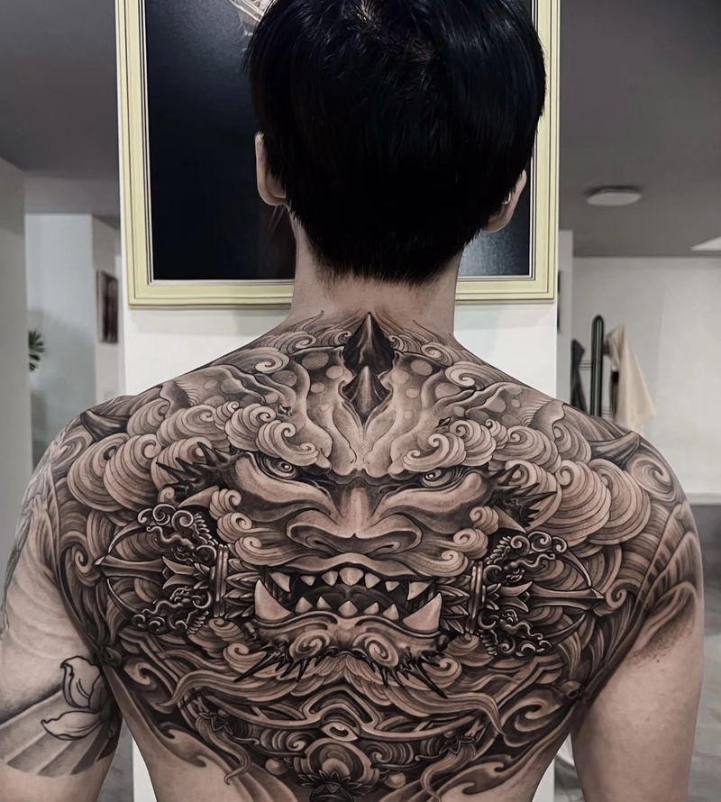 Hình ảnh chiến binh lưng nam đầy uy