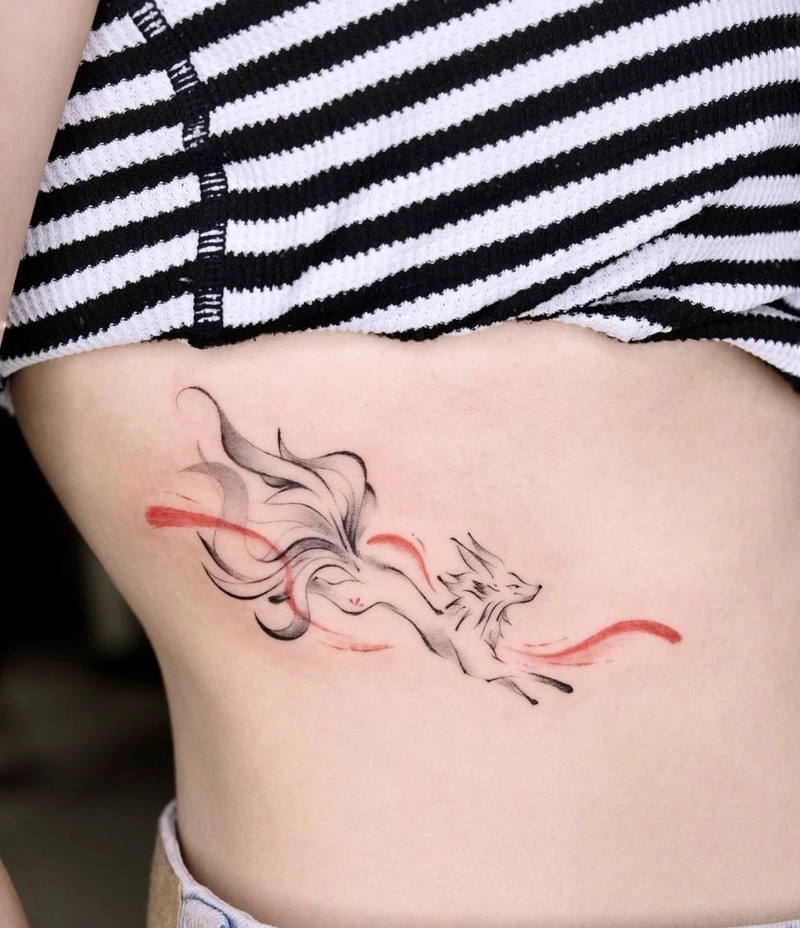 Hình tattoo cáo 9 đuôi đơn giản mà vẫn nổi bật