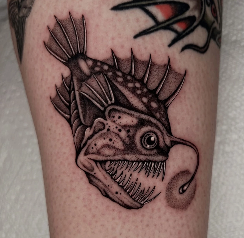 Hình tattoo con cá ăn thịt cực sợ