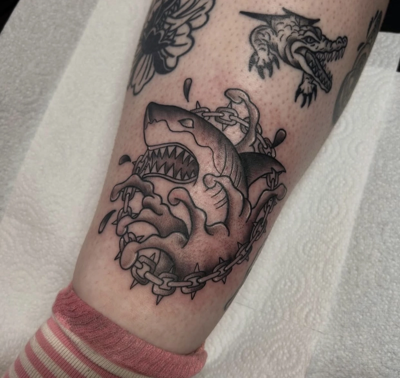 Hình tattoo con cá mập cực chất ngầu