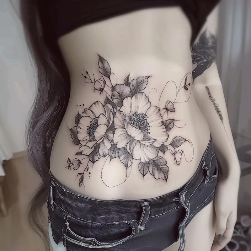 Hình xăm bụng nữ nhẹ nhàng phù hợp nhiều phong cách