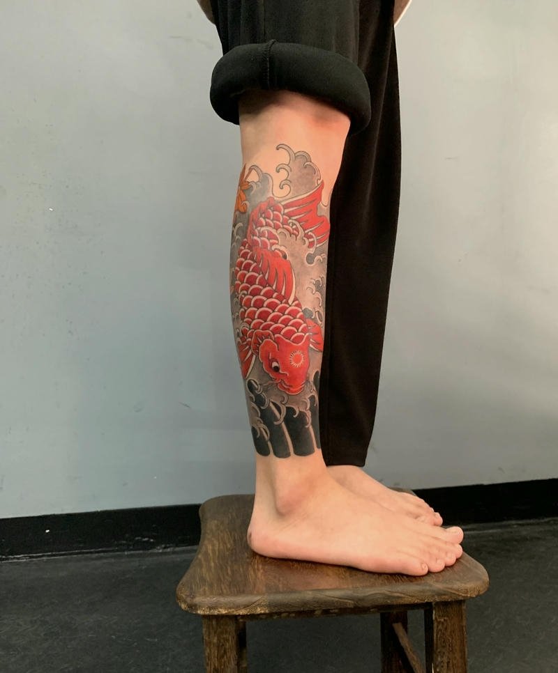 Hình xăm cá chép Nhật cổ dáng uốn lượn đầy nghệ thuật