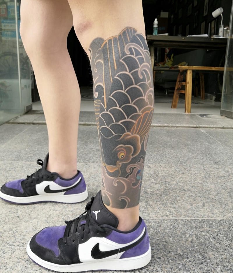 Hình xăm cá chép Nhật cổ tạo hình chuyển động mạnh