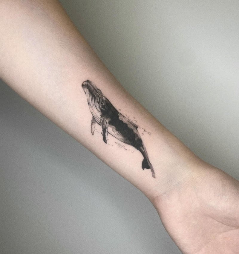 Hình xăm cá voi mini dễ thương nhẹ nhàng tinh tế