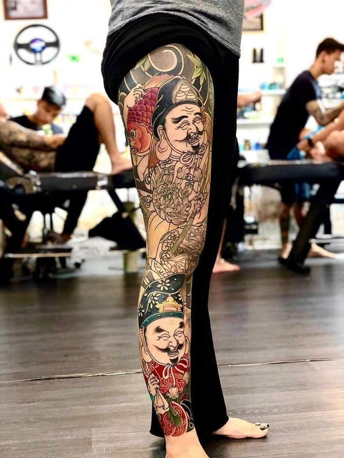 Hình xăm chân nhật cổ bố cục rõ ràng đầy ấn tượng