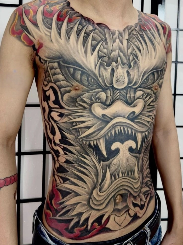 Hình xăm đầu rồng full bụng mang phong cách cổ điển