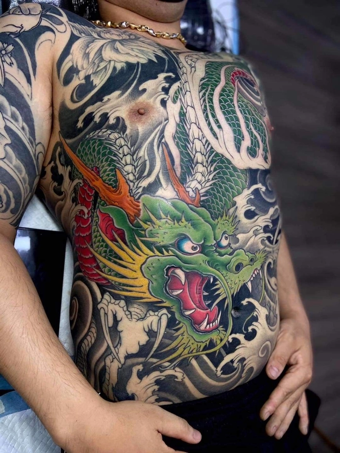 Hình xăm đầu rồng full bụng tạo hình mạnh mẽ nổi bật