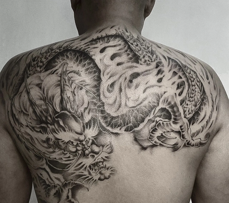 Hình xăm kín lưng họa tiết rồng uy nghi