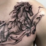 Hình xăm ngựa đẹp cho nam thumbnail