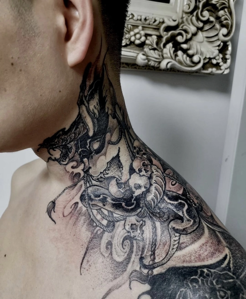 Hình xăm ở cổ nam chất đầy bí ẩn