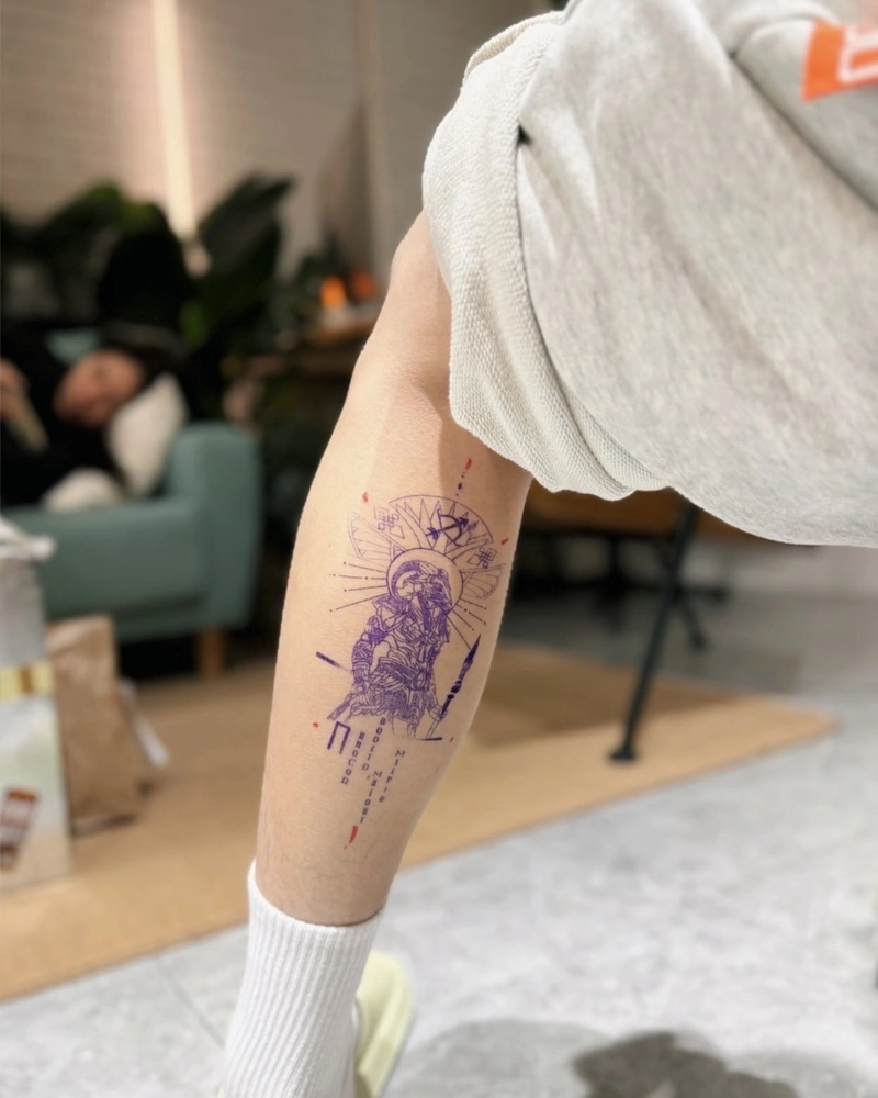 Mẫu hình xăm bắp chân nữ cá tính mang nét riêng biệt