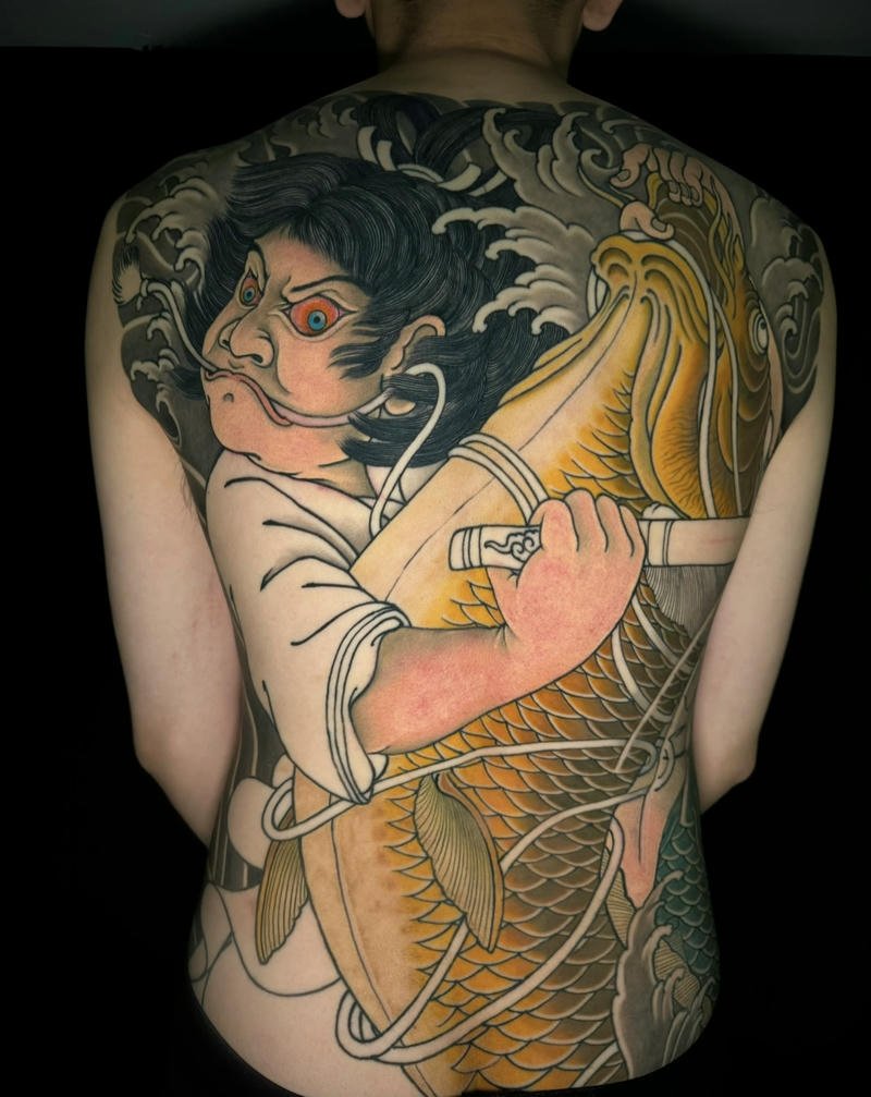 Mẫu hình xăm cá chép Nhật cổ hiệu ứng chuyển động mạnh