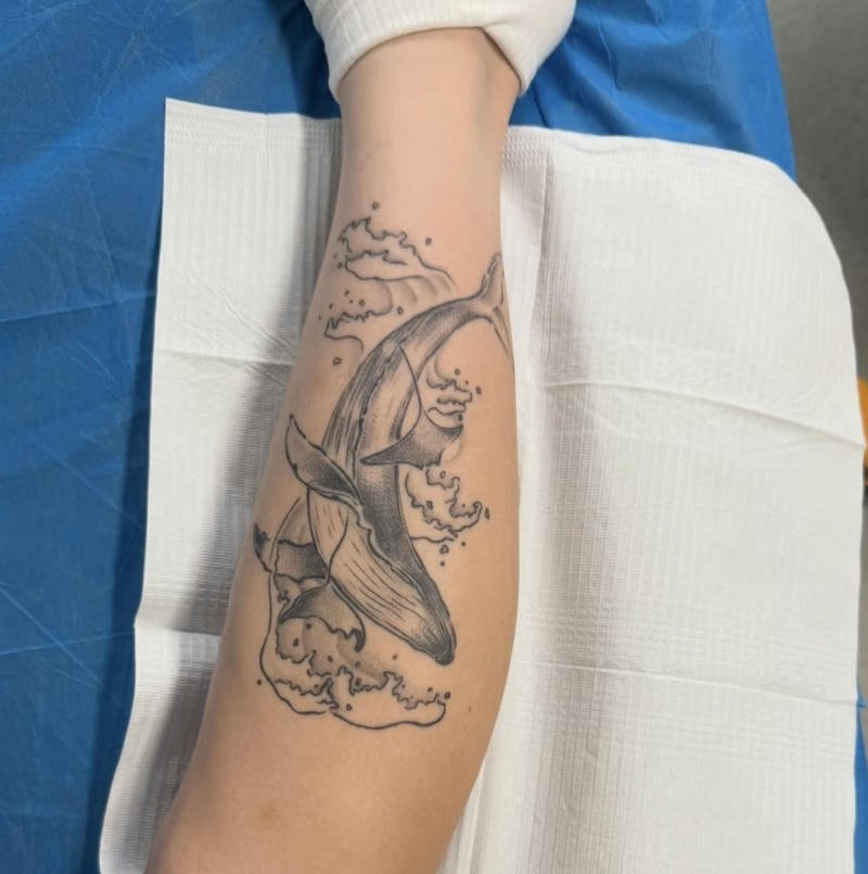 Mẫu hình xăm cá voi đại dương bao la sâu thẳm