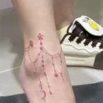 Mẫu hình xăm chân nữ đơn giản nhưng tinh xảo