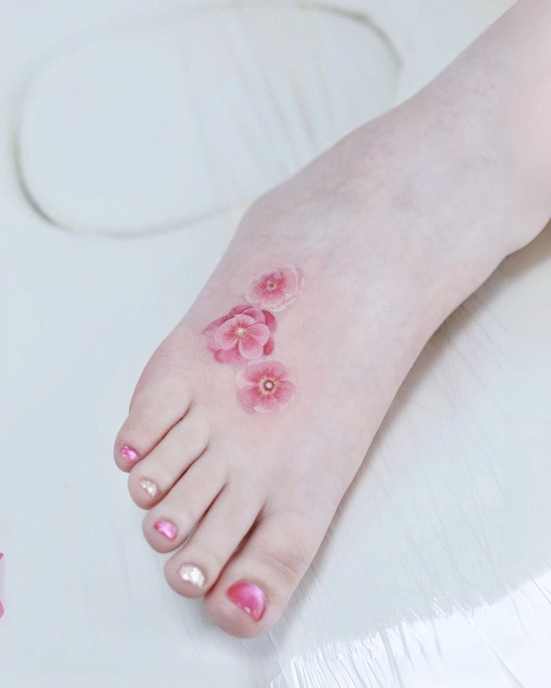 Mẫu hình xăm chân nữ tinh tế phù hợp xu hướng