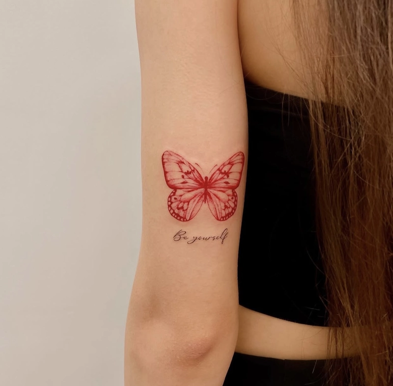 Mẫu tattoo con bướm kết hợp họa tiết độc đáo