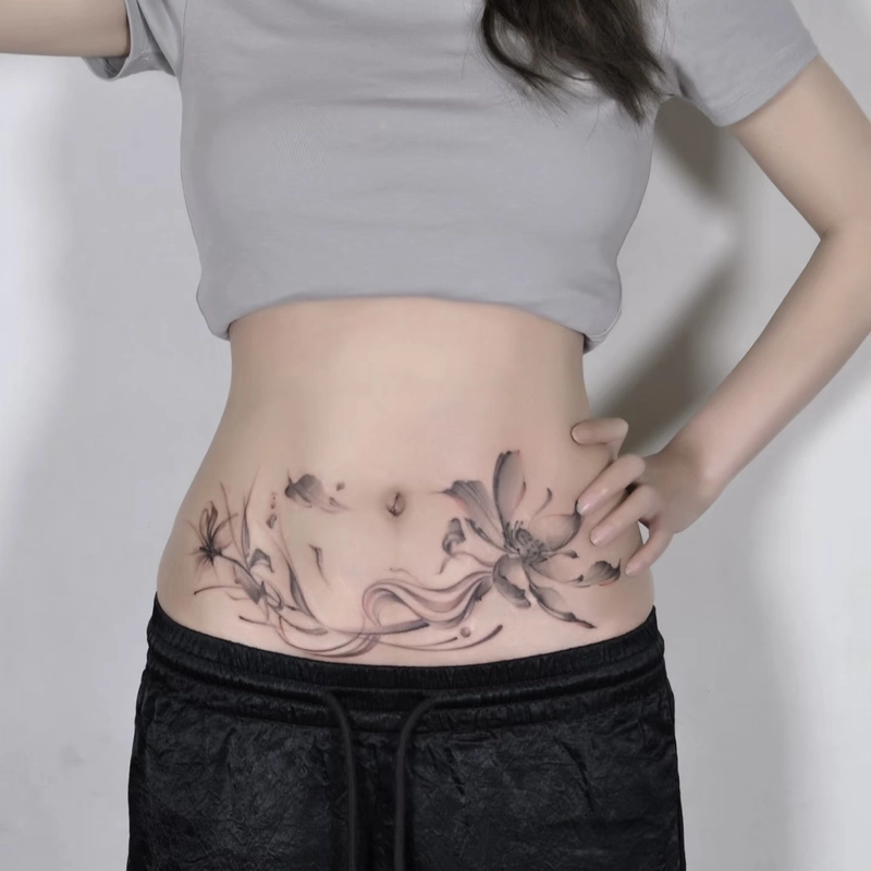 Tattoo bụng nữ với thiết kế thanh lịch cuốn hút