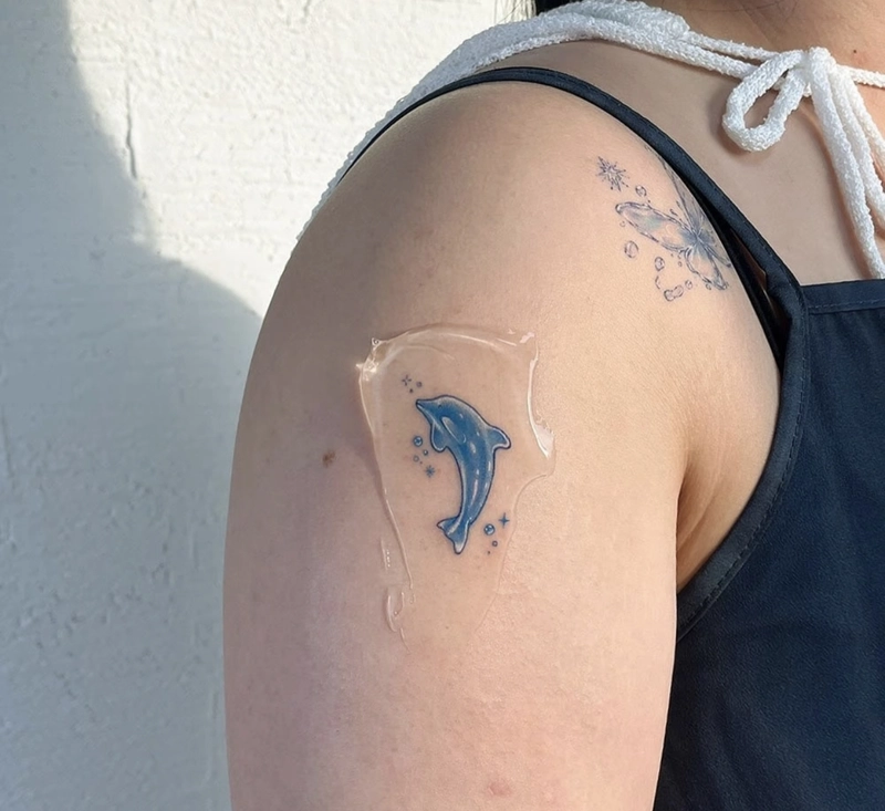 Tattoo cá heo linh hoạt thể hiện sự tự do