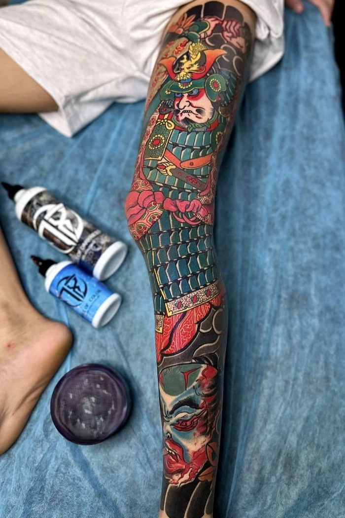 Tattoo chân phong cách cổ điển đầy cá tính riêng