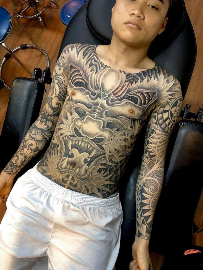 Tattoo rồng full bụng thể hiện phong thái cá tính riêng