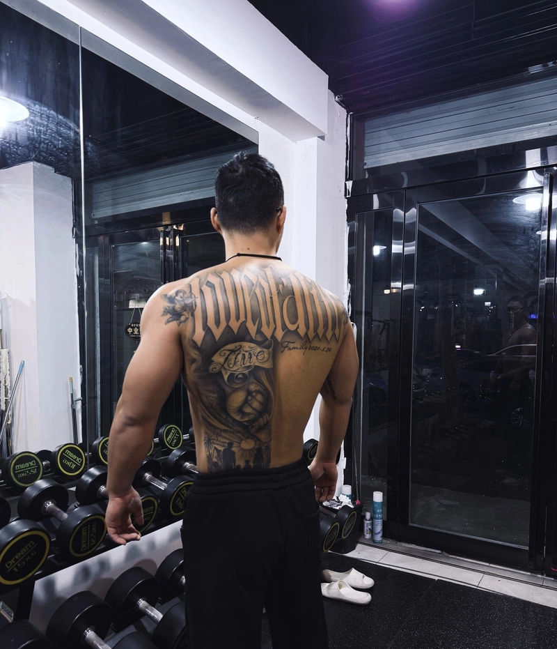 Xăm sau lưng đẹp cho nam độc đáo