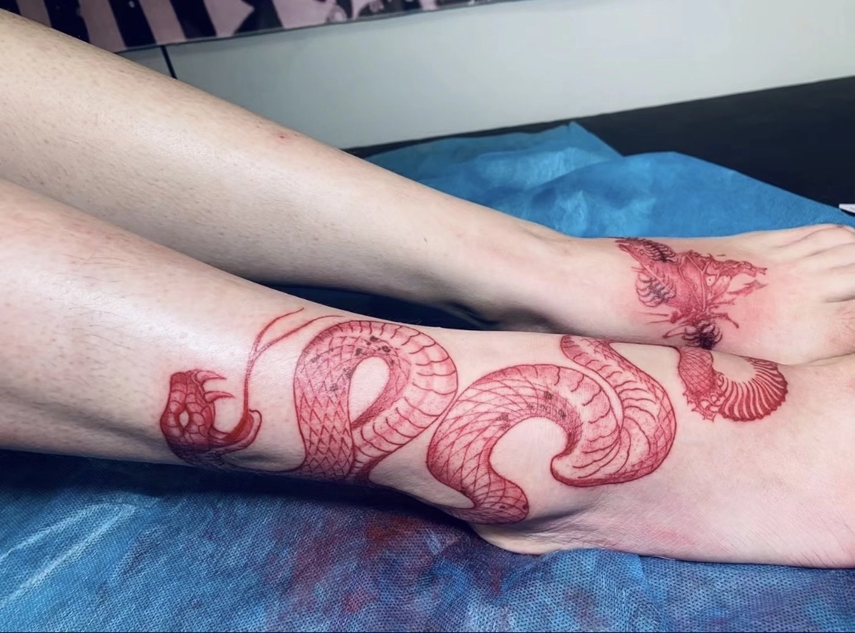 hình xăm chân nữ thumbnail