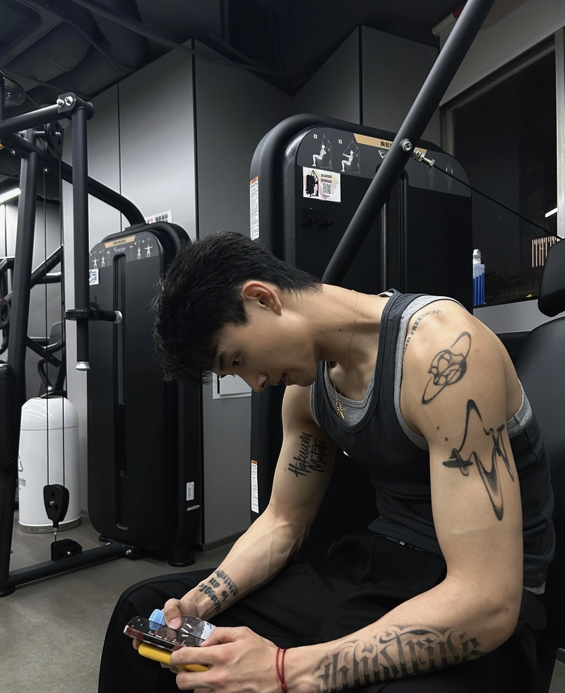 Ảnh cá tính đẹp hình xăm tay nam