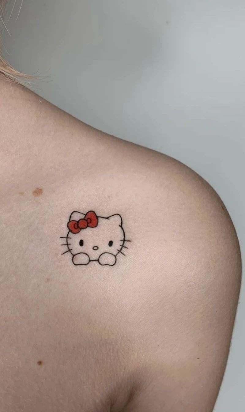 Ảnh hình xăm Hello Kitty mini ở cổ tay phong cách dễ thương