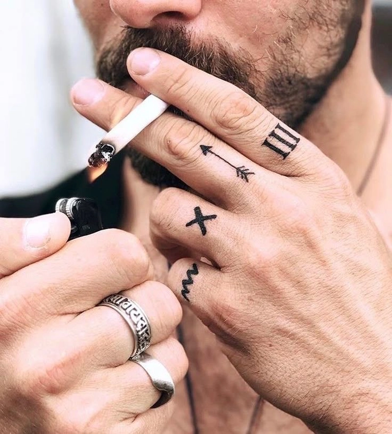 Ảnh tattoo mini tay cho nam gợi nét cá tính bí ẩn