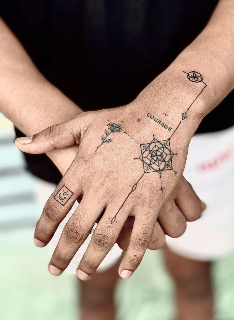 Ảnh tattoo mini tay cho nam mang vẻ cá tính nghệ thuật