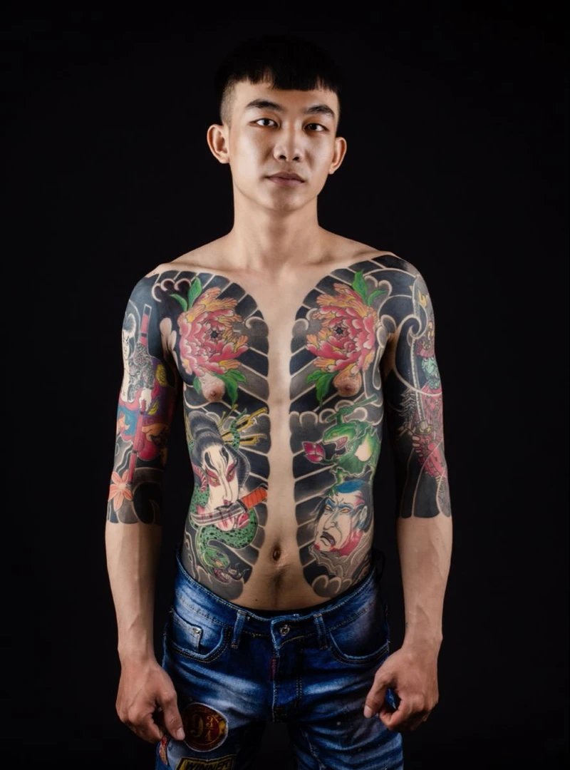 Hình ảnh hình xăm rồng nhật cổ kín phần thân trước đẹp