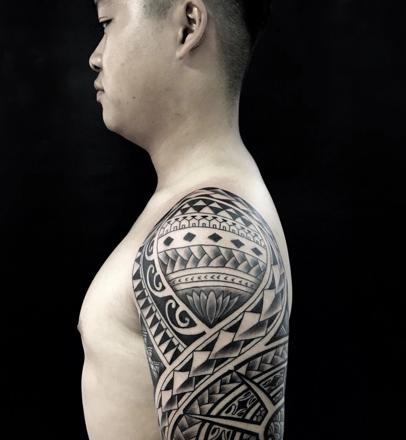 Hình ảnh nghệ thuật có mẫu xăm vai