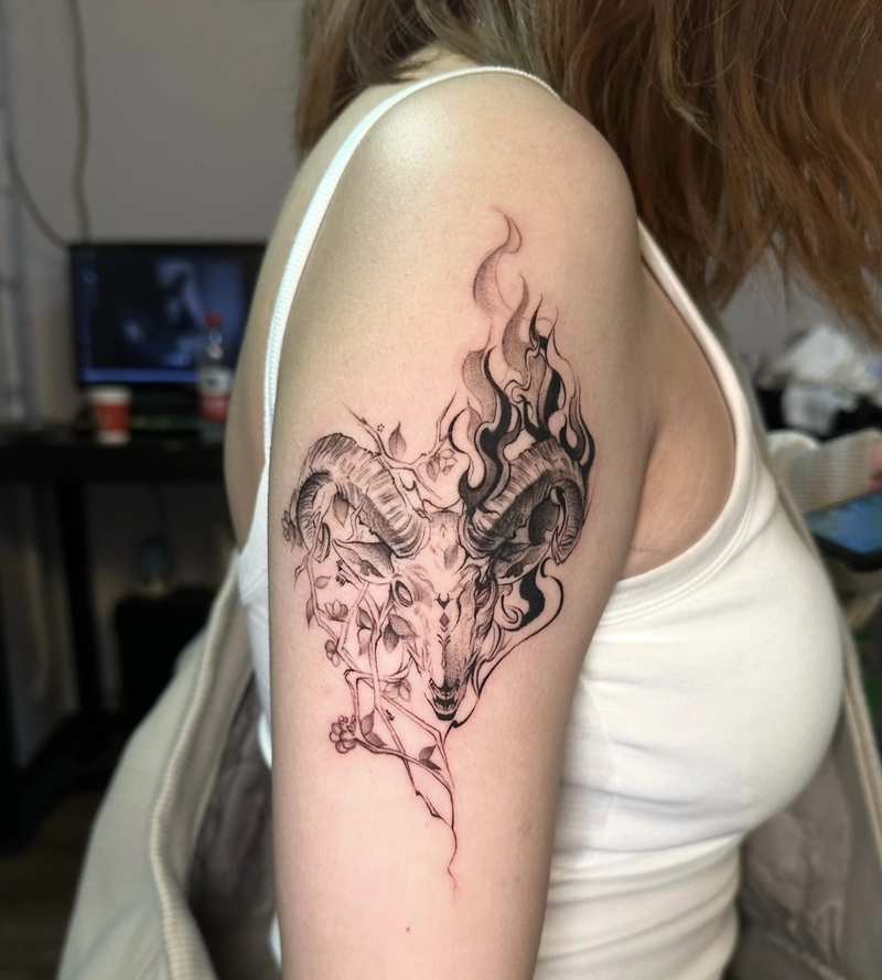 Hình ảnh tattoo con dê kết hợp lửa