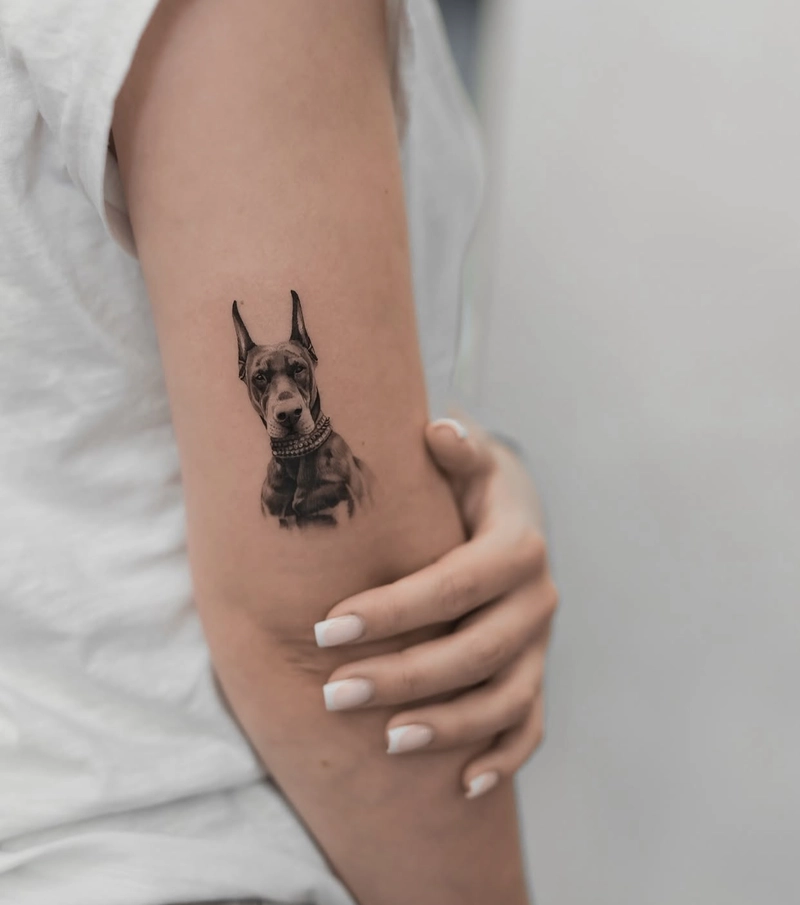 Hình tattoo con chó nổi bật với phong cách riêng