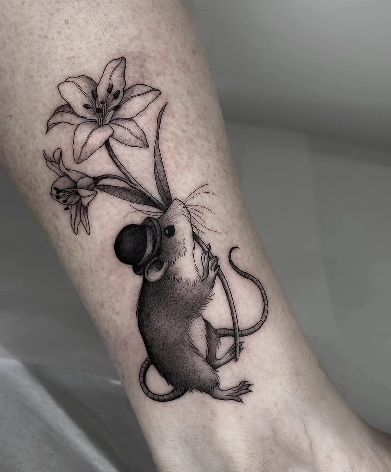 Hình tattoo con chuột gặm bông hoa