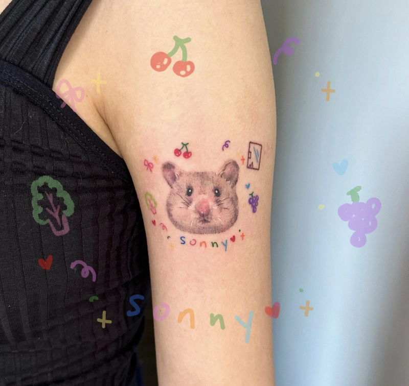 Hình tattoo con chuột thể hiện cá tính nhẹ nhàng