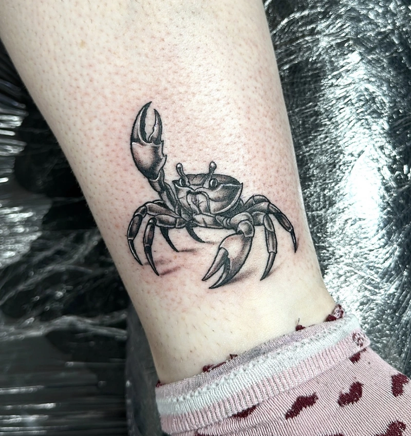 Hình tattoo con cua dơ cái càng to