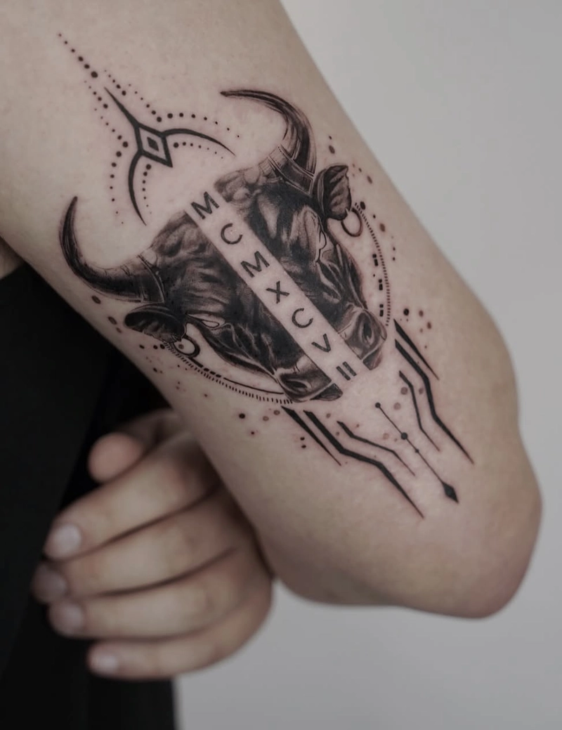 Hình tattoo con trâu nổi bật với phong cách riêng