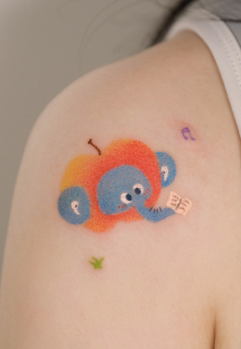 Hình tattoo con voi màu xanh dương