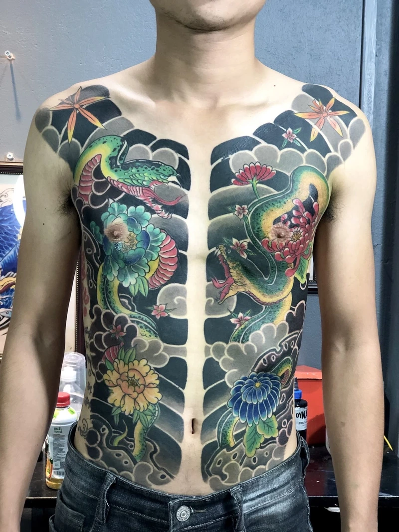 Hình xăm full bụng nam tạo hình nổi bật đầy cá tính