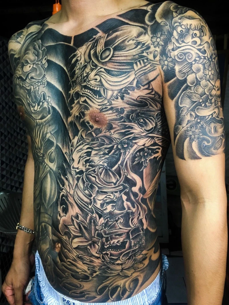 Hình xăm full bụng nam tạo hình nổi bật đầy cuốn hút