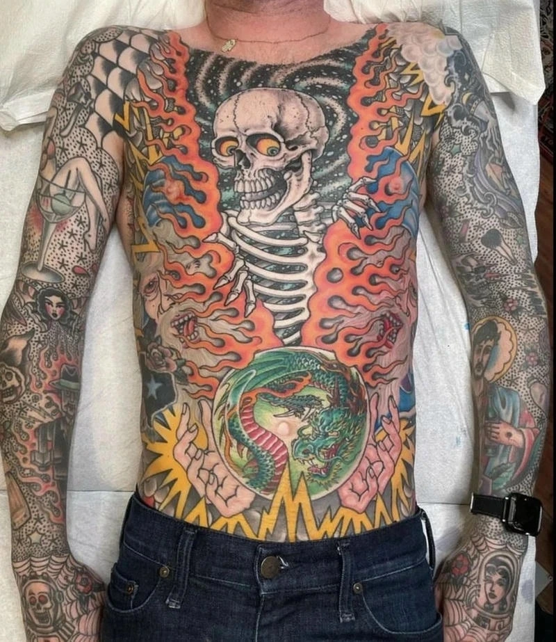 Hình xăm hổ nhật cổ full trước phong cách tattoo truyền thống