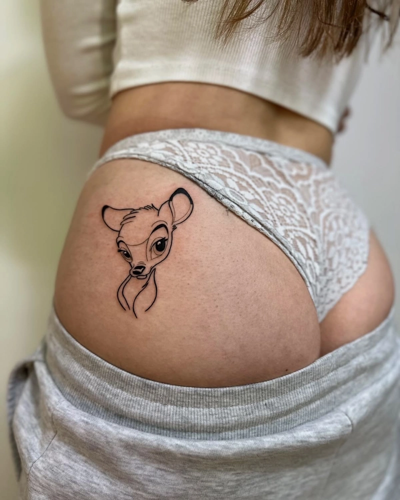 Hình xăm mông nữ cùng họa tiết nghệ thuật sexy cá tính
