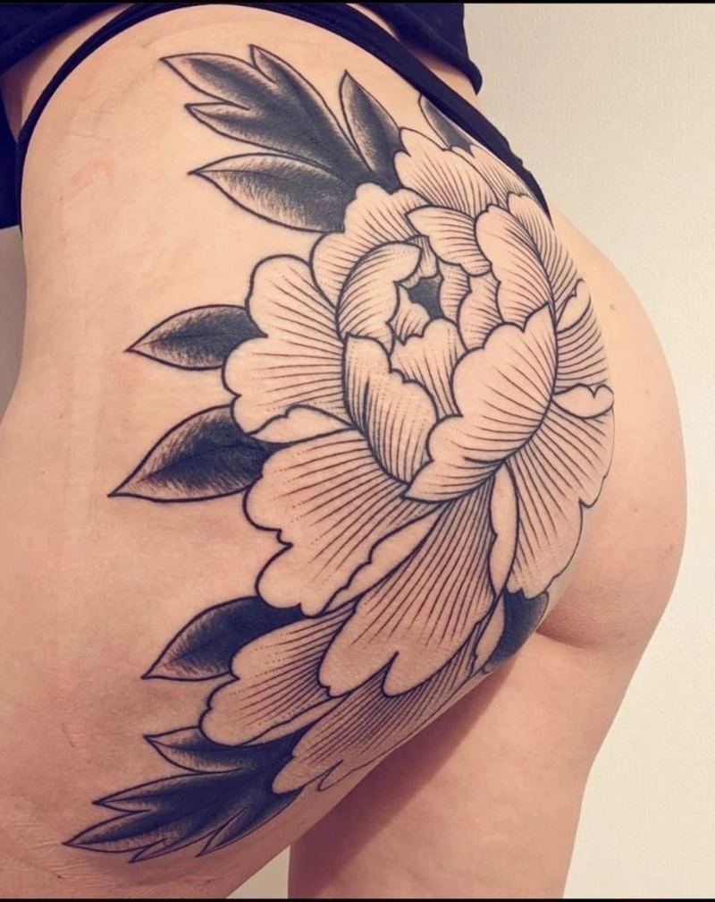 Hình xăm mông nữ mang vibe sexy đầy cá tính riêng