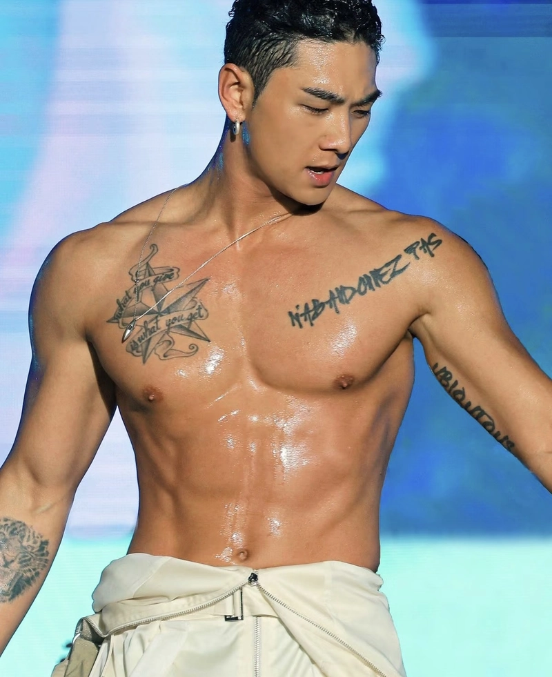 Hình xăm trước nhực cho nam ngầu