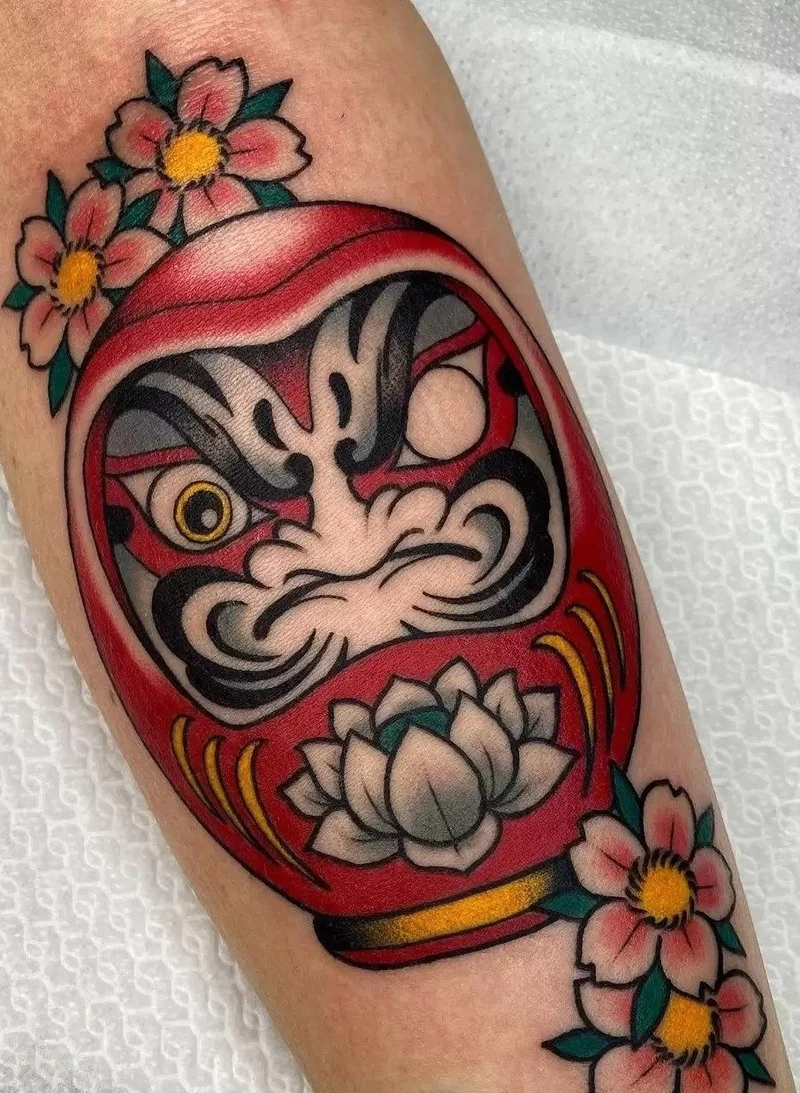 Mẫu daruma tattoo đơn sắc vẫn giữ nét tinh tế riêng