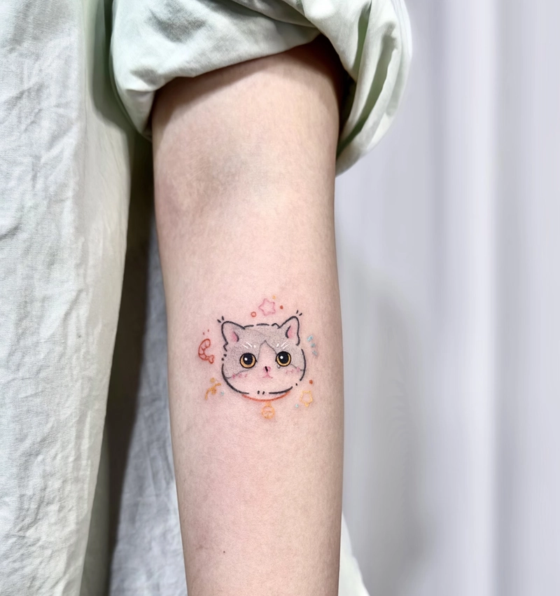 Mẫu hình xăm đầu con mèo đơn giản mini