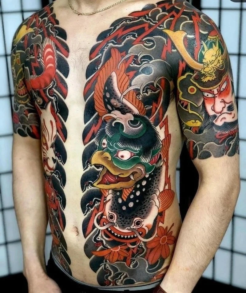 Mẫu tattoo kín bụng nhật cổ với đường nét cực sắc sảo