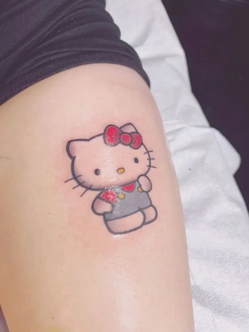 Tattoo Hello Kitty mini phong cách hoạt hình cute cho nữ trẻ